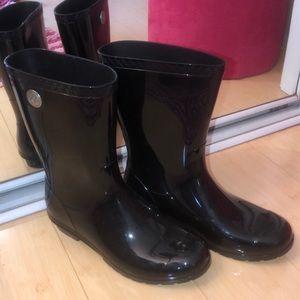 UGG SHAYE RAIN BOOT